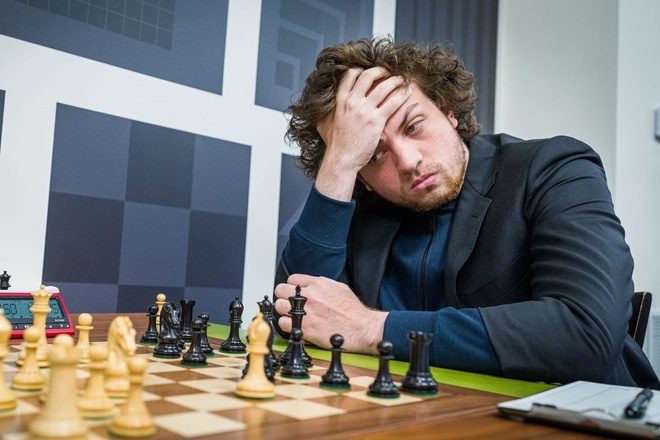 Người khiến vua cờ Carlsen nhận thua bị nghi ăn gian hơn 100 lần - Thế giới