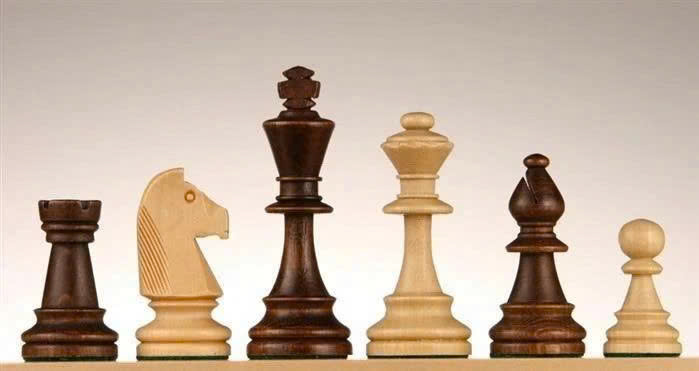 QUÂN CỜ KHÔNG CÒN HÌNH NGƯỜI TỪ KHI NÀO ?